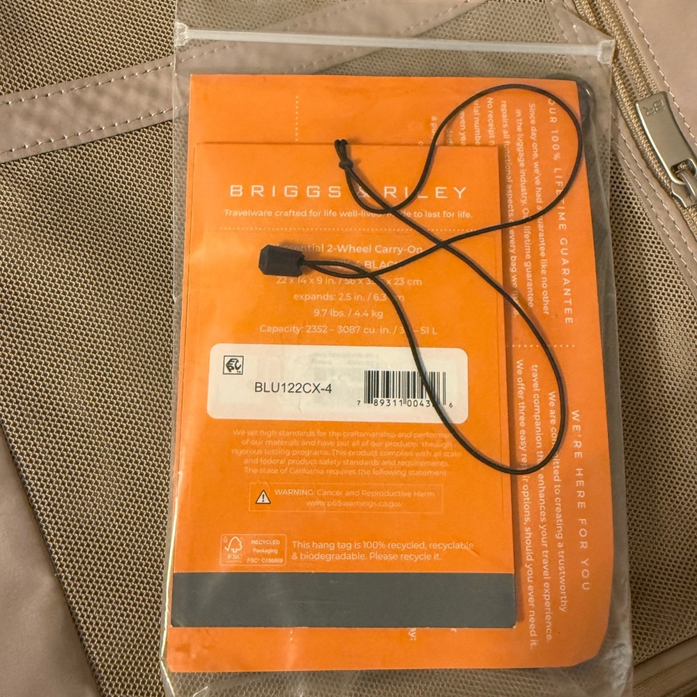 Essential 22" 2-Wheel Expandable Carry-On	BLU122CX-4